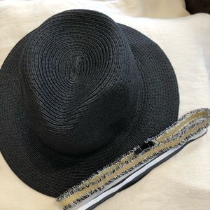 Stella and Dot Harbor Hat